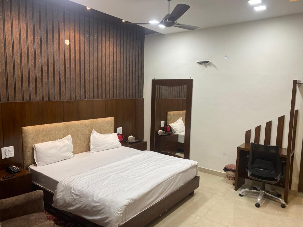 Hotel Temple View Inn Anandpur Sāhib Eksteriør billede