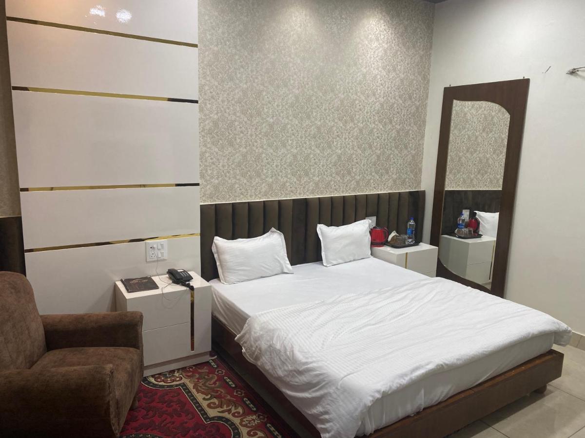 Hotel Temple View Inn Anandpur Sāhib Eksteriør billede