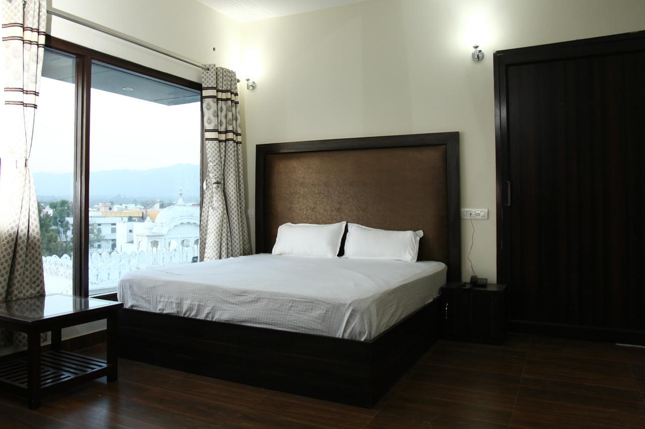 Hotel Temple View Inn Anandpur Sāhib Eksteriør billede