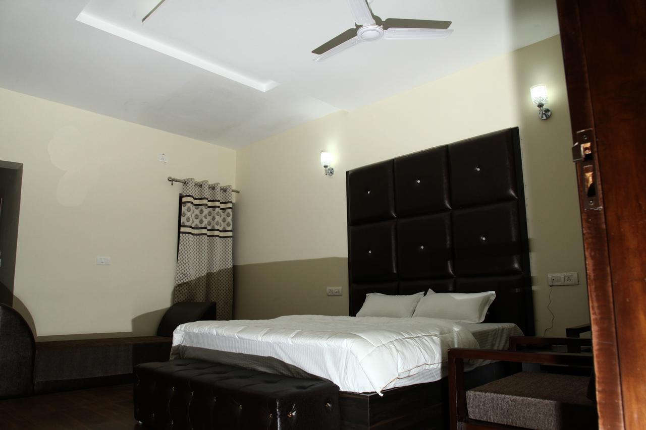 Hotel Temple View Inn Anandpur Sāhib Eksteriør billede