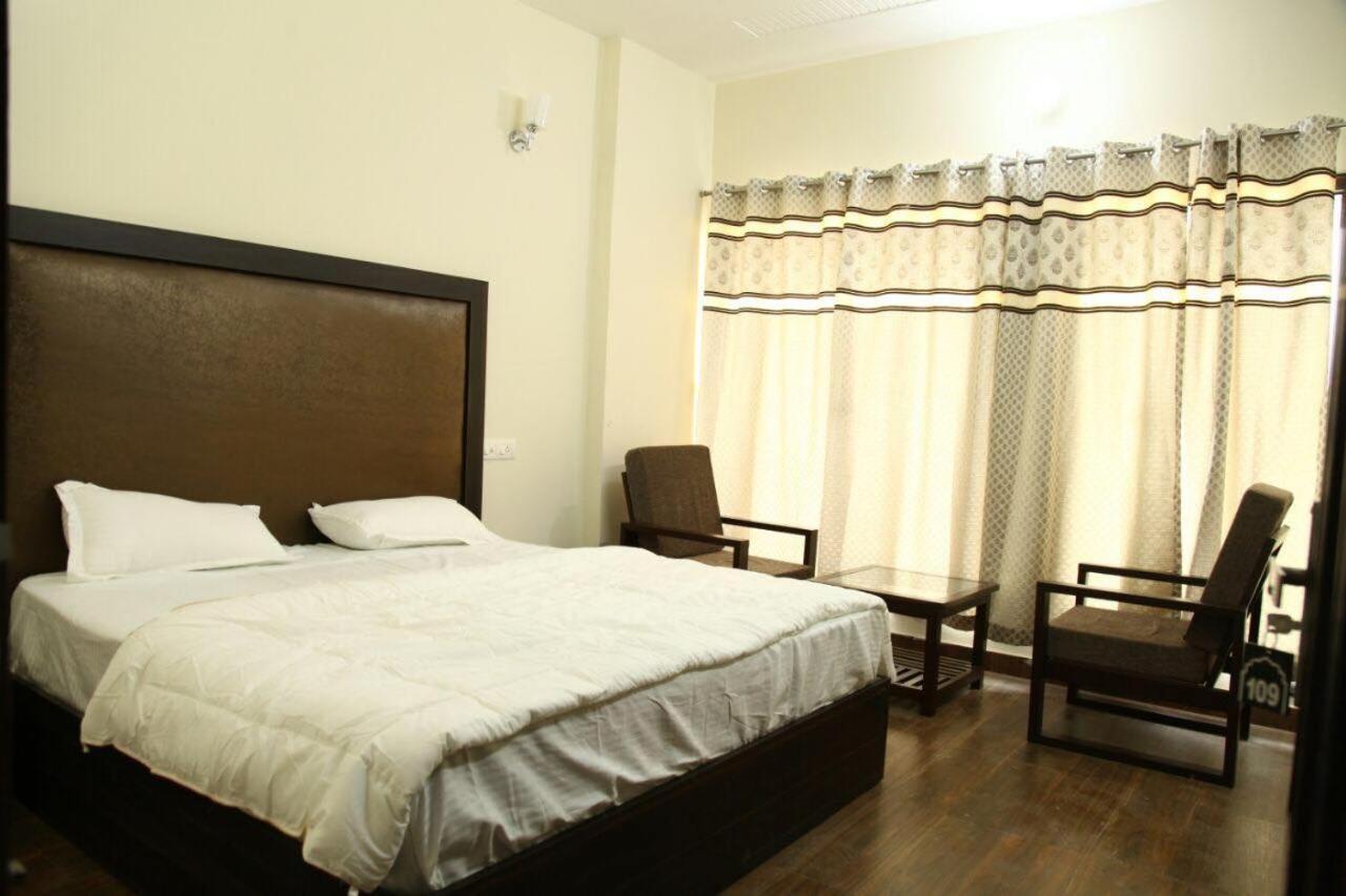 Hotel Temple View Inn Anandpur Sāhib Eksteriør billede
